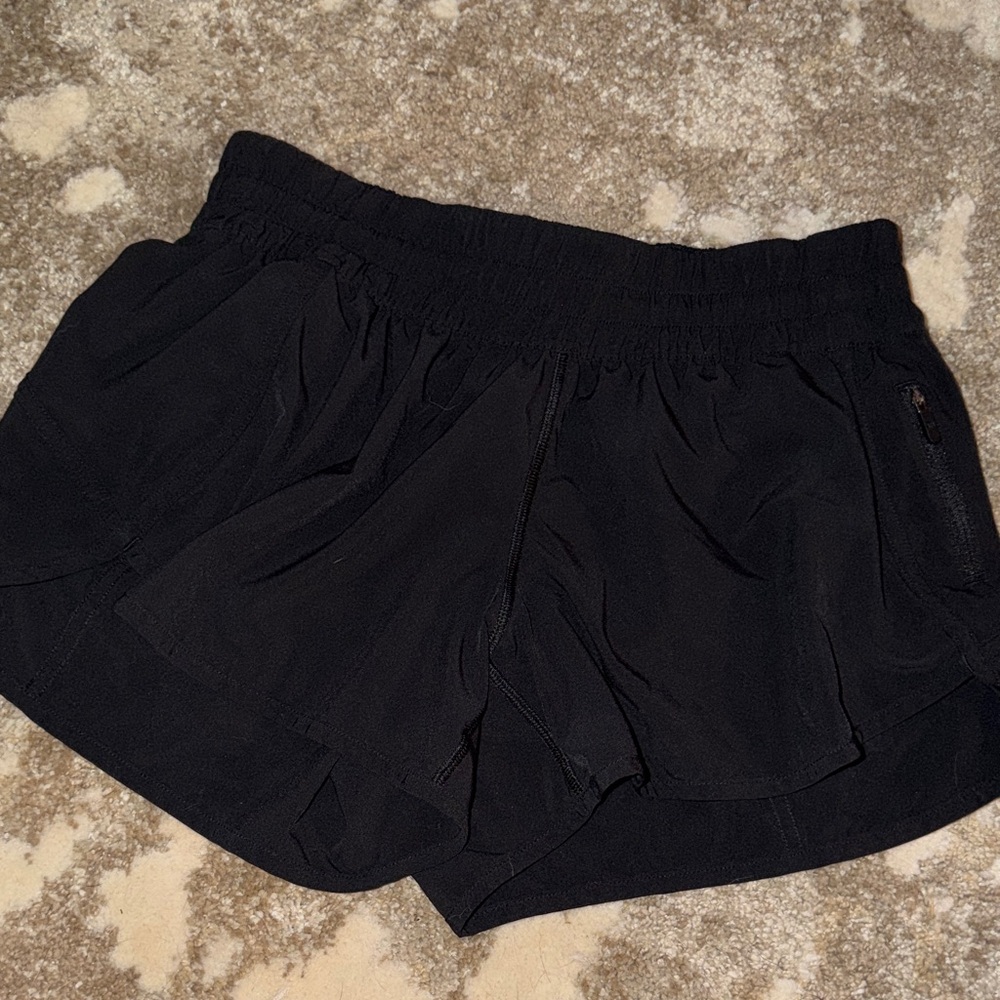 lululemon athletica Tracker Low-Rise Lined short 4”
